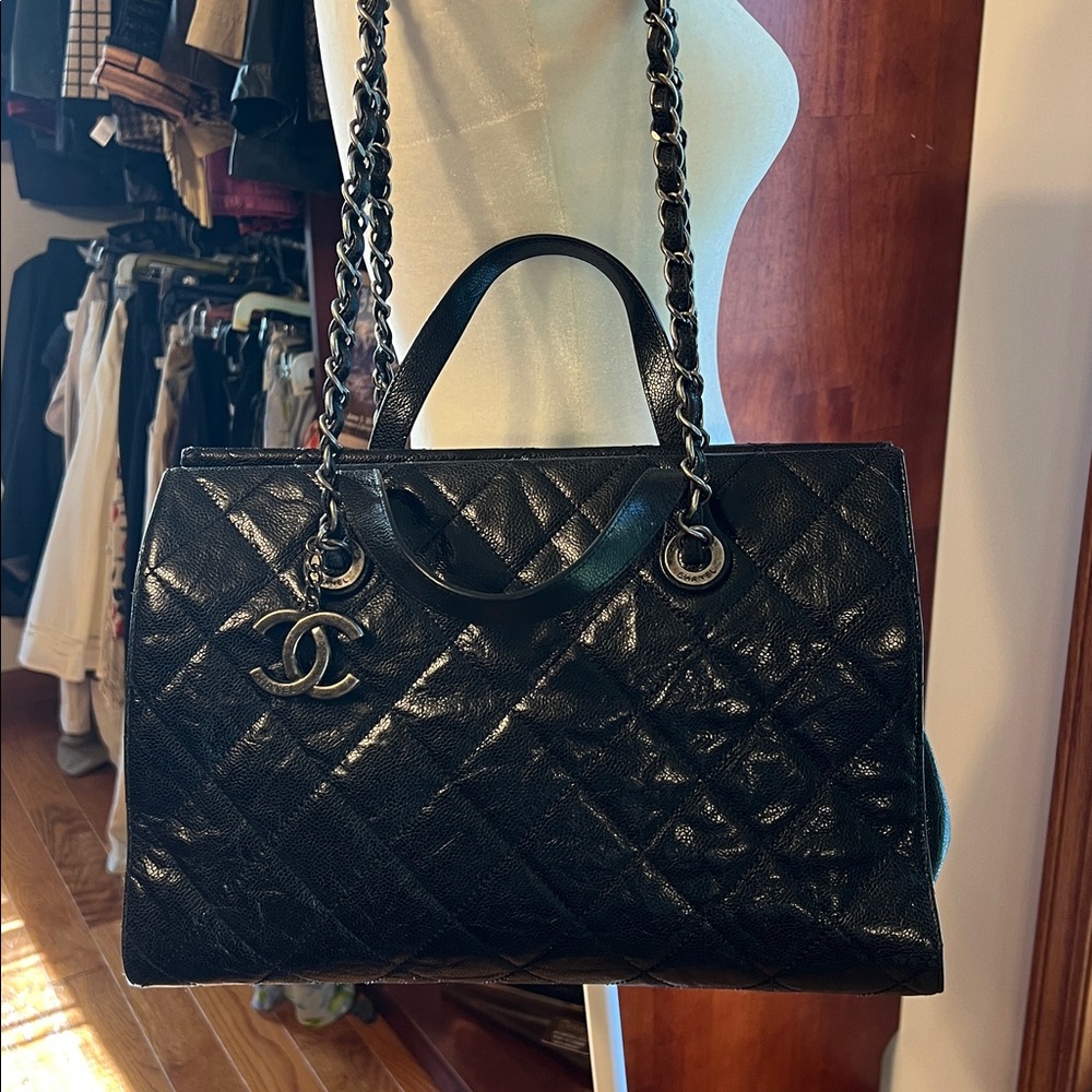 CHANEL Quilted Glazed Caviar Tote Bag